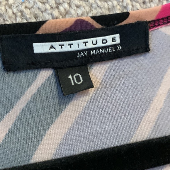 Sleeveless summer dress; has lot of stretch to it. - Picture 6 of 7